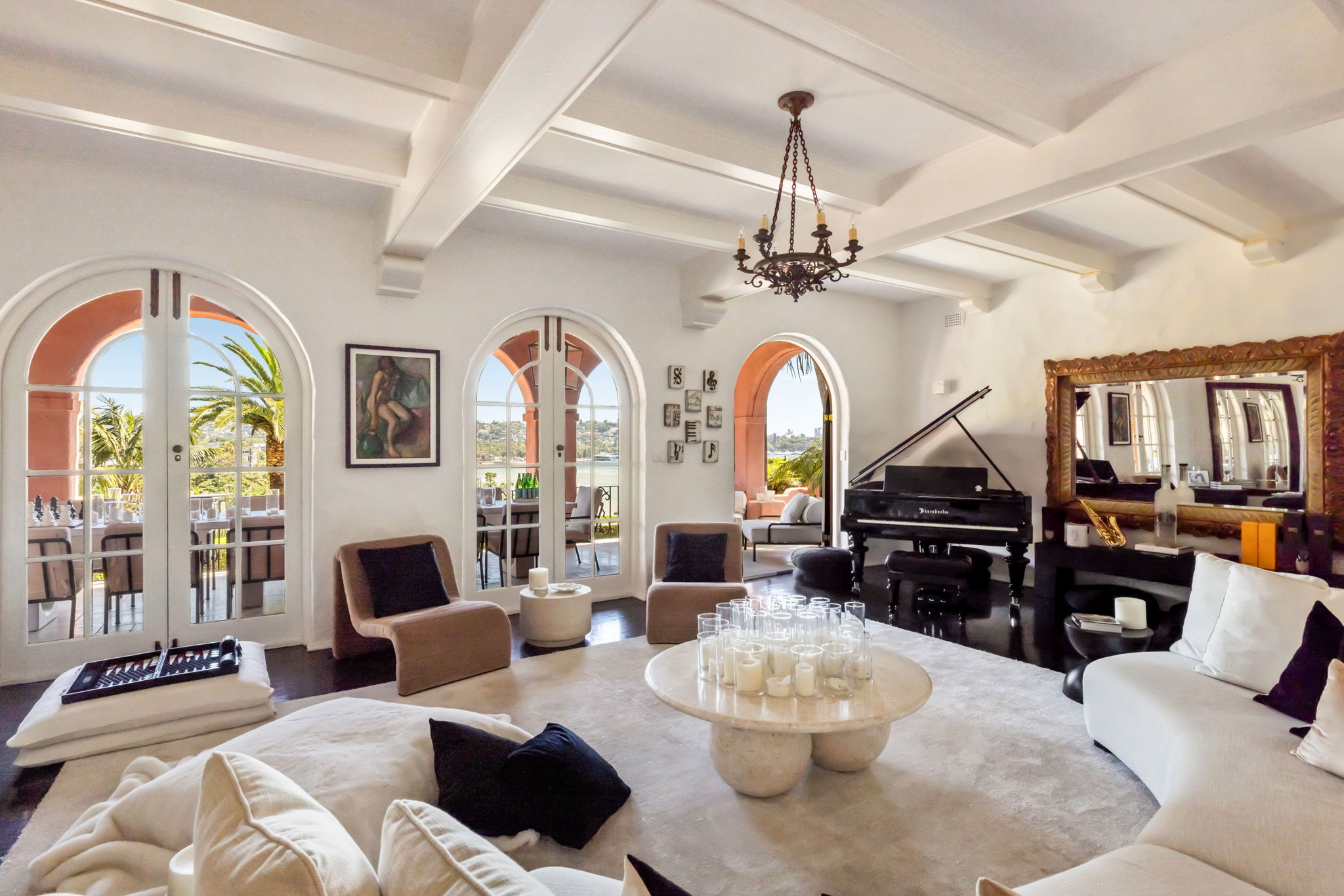 Villa Biscaya — interior